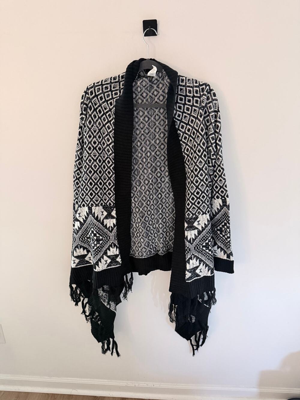 Jeans By Buffalo Black White Silver Aztec Geo Fringe Boho Open Cardigan-Size M